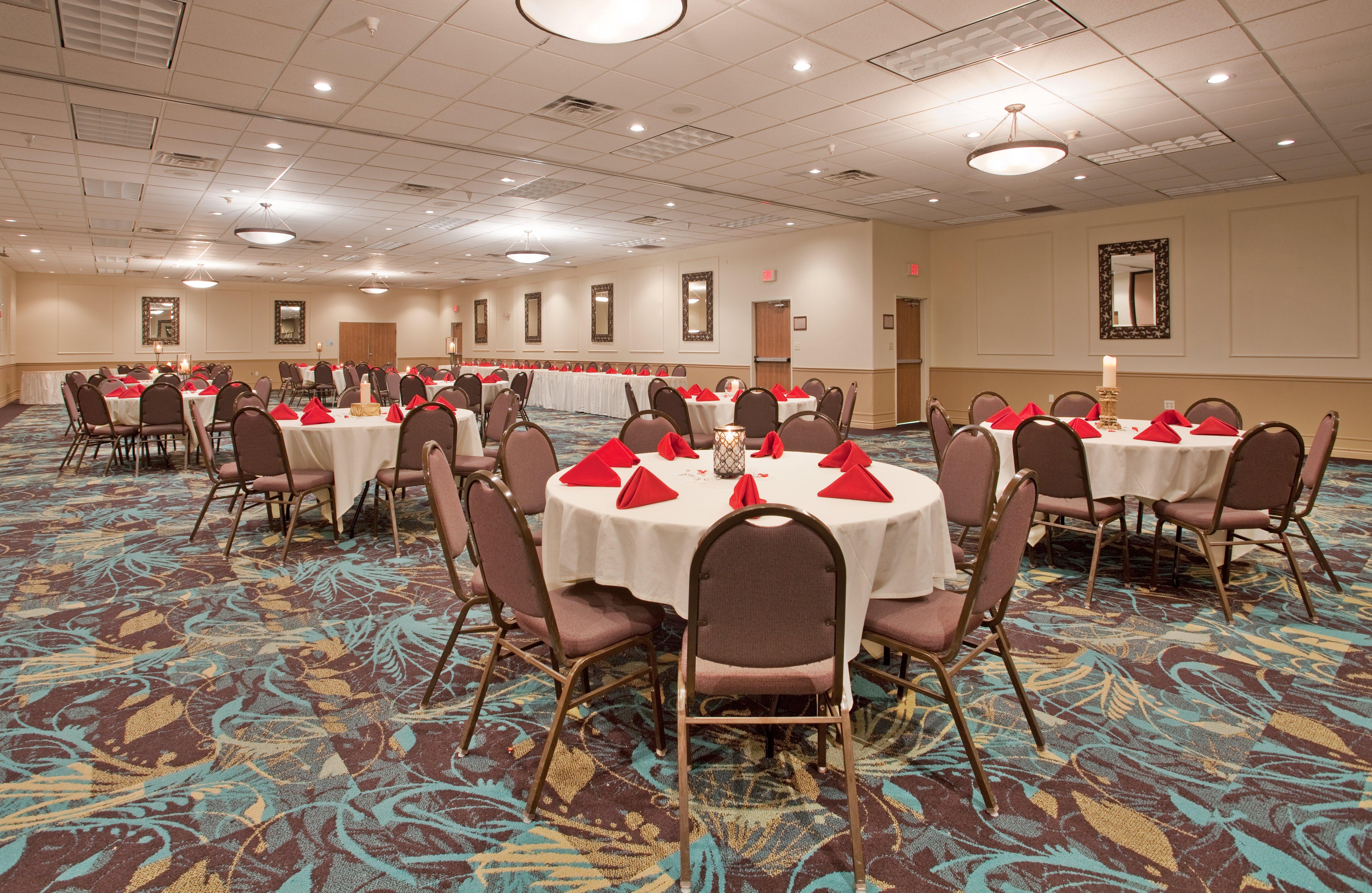 Holiday Inn Express Hotel & Suites Beatrice By Ihg Buitenkant foto