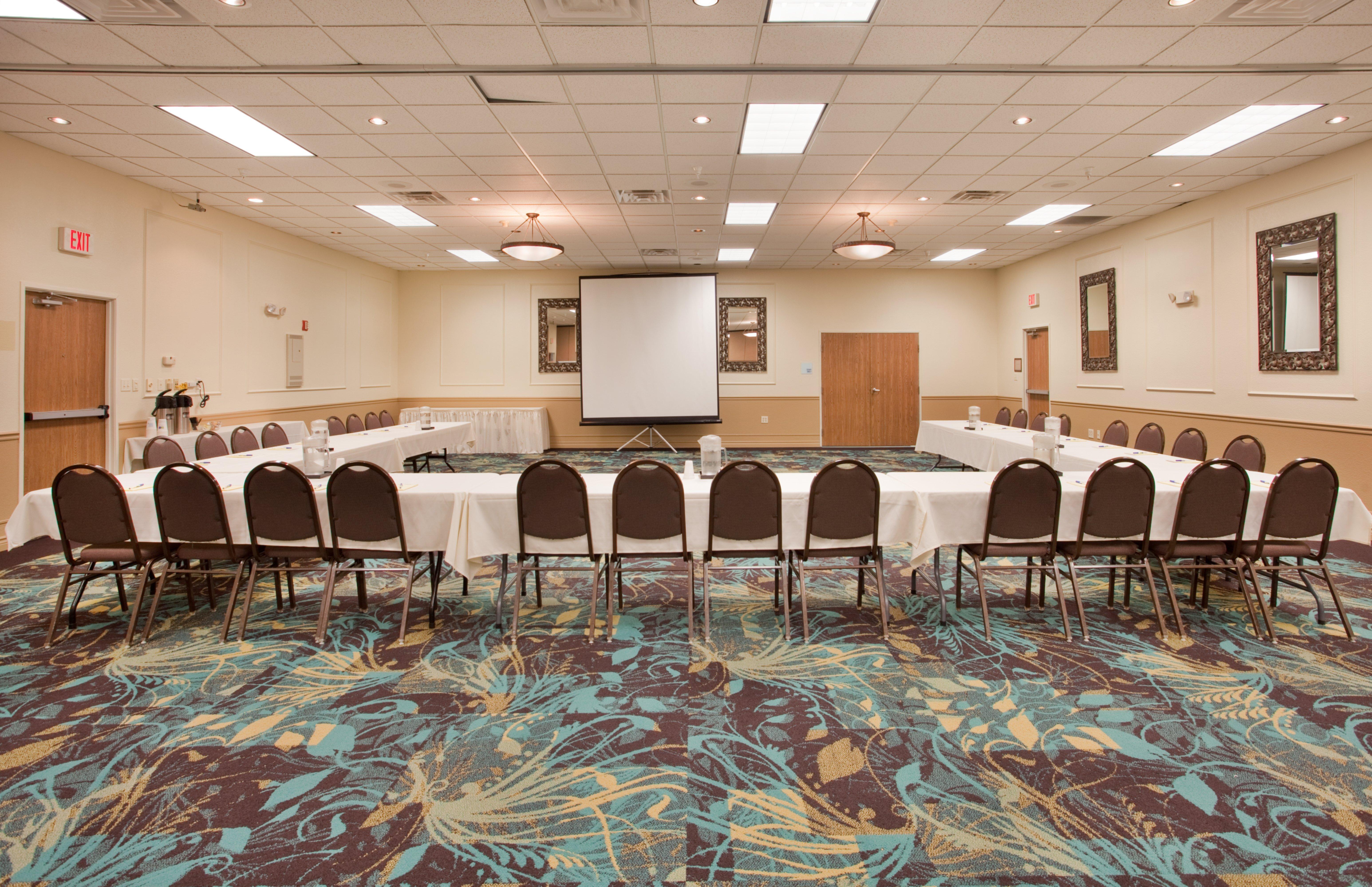 Holiday Inn Express Hotel & Suites Beatrice By Ihg Buitenkant foto