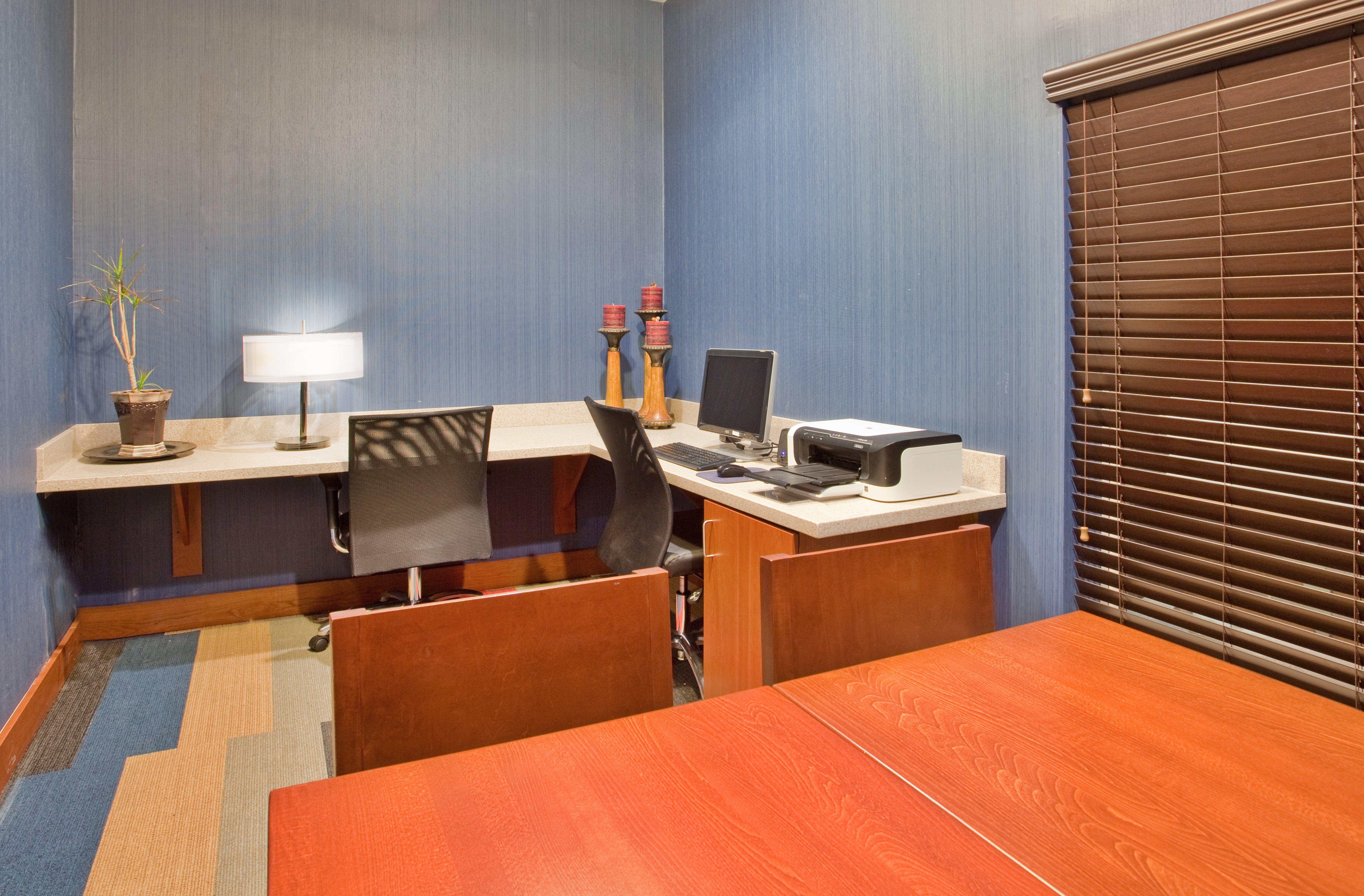 Holiday Inn Express Hotel & Suites Beatrice By Ihg Buitenkant foto