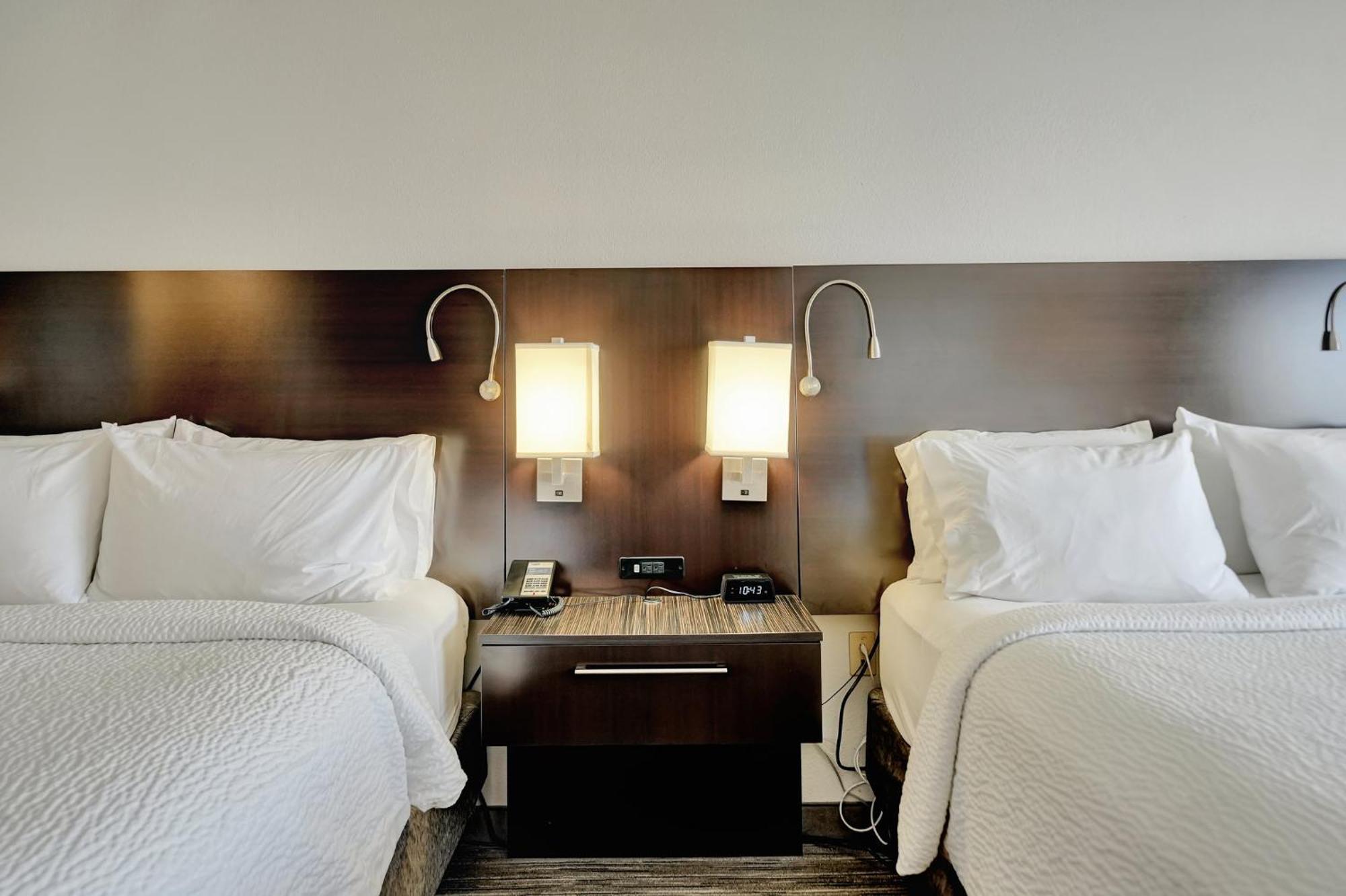Holiday Inn Express Hotel & Suites Beatrice By Ihg Buitenkant foto