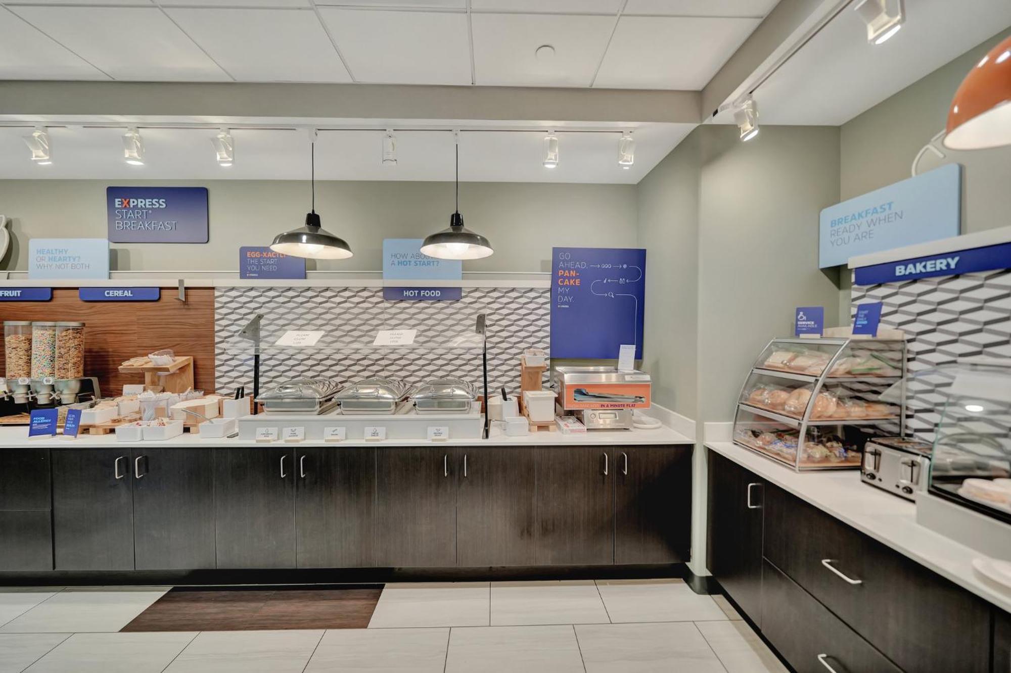 Holiday Inn Express Hotel & Suites Beatrice By Ihg Buitenkant foto