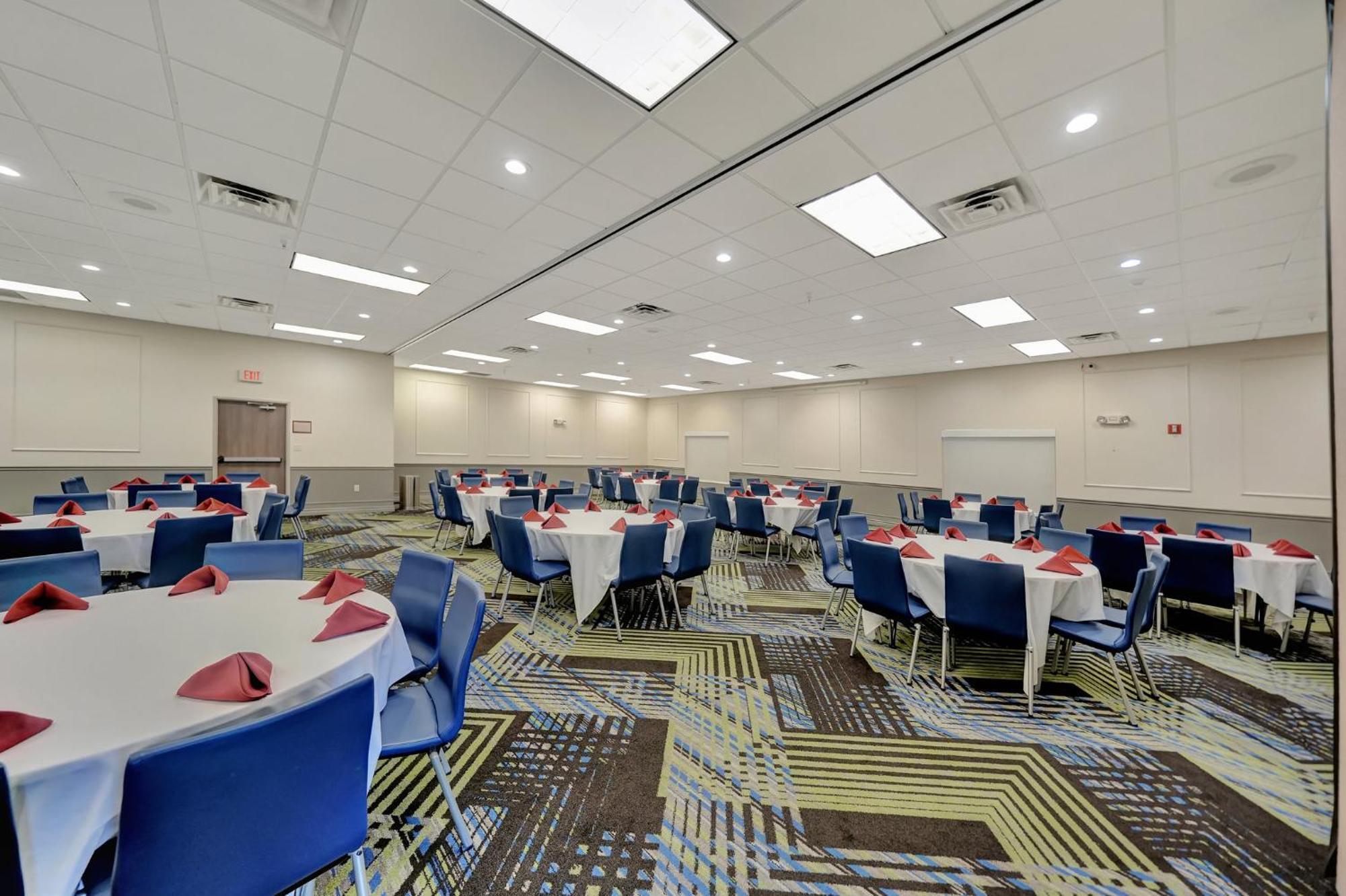 Holiday Inn Express Hotel & Suites Beatrice By Ihg Buitenkant foto