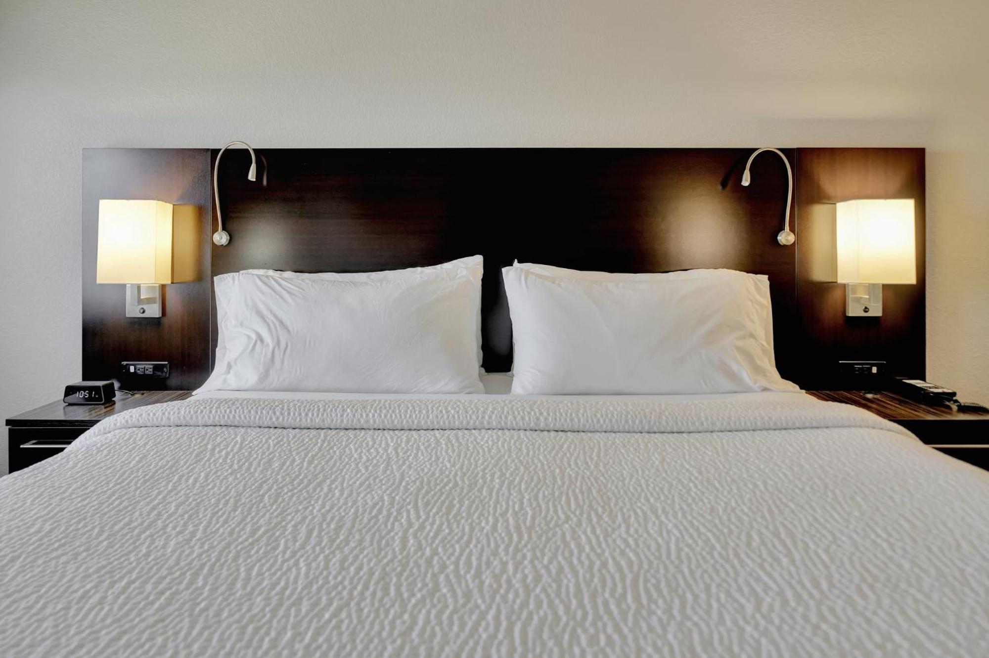 Holiday Inn Express Hotel & Suites Beatrice By Ihg Buitenkant foto