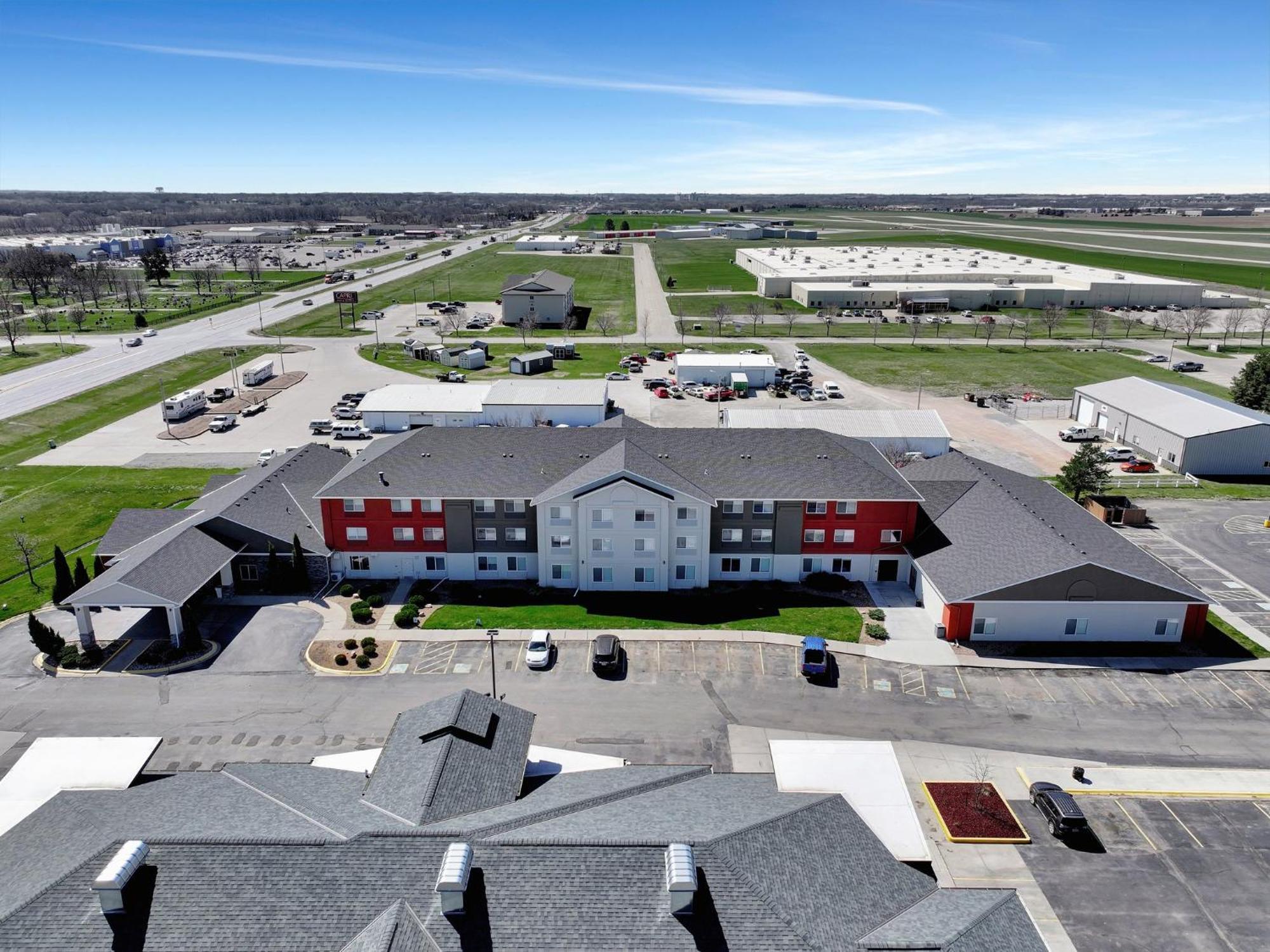 Holiday Inn Express Hotel & Suites Beatrice By Ihg Buitenkant foto